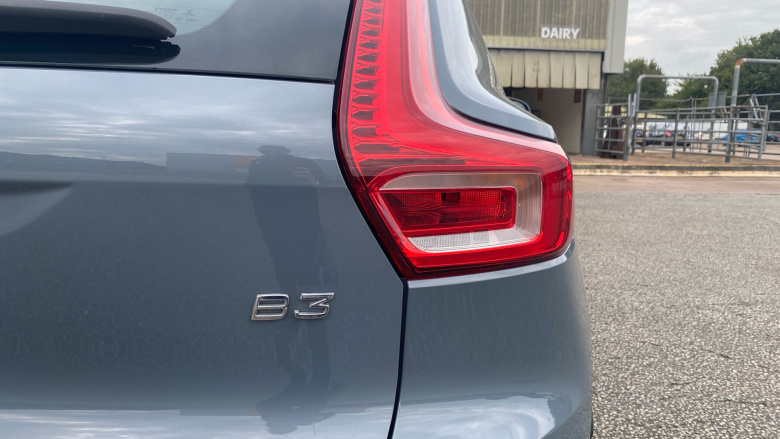Volvo XC40 2.0 B3P Core 5dr Auto Petrol Estate